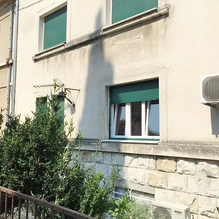 Martea * Split
